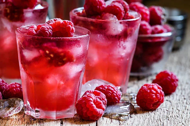 Trago Keto antiinflamatorio: Agua de Jamaica con frutos rojos 1 Moncloa Trago keto con frutos rojos y stevia