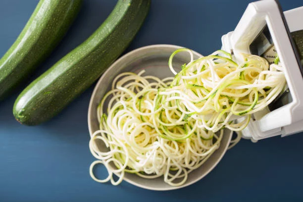 Cómo hacer unos fideos de calabacita