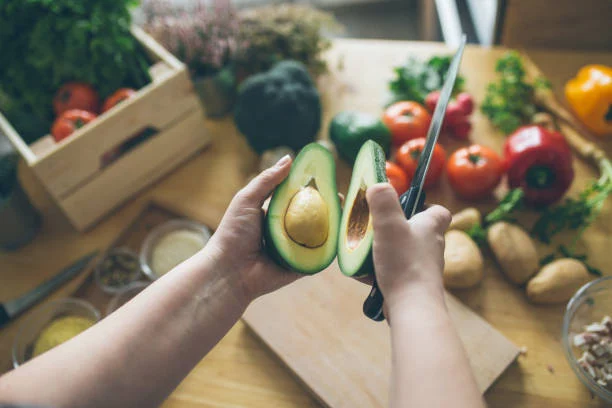 El truco viral para que tu aguacate dure semanas 1 Moncloa Cómo conservar el aguacate abierto