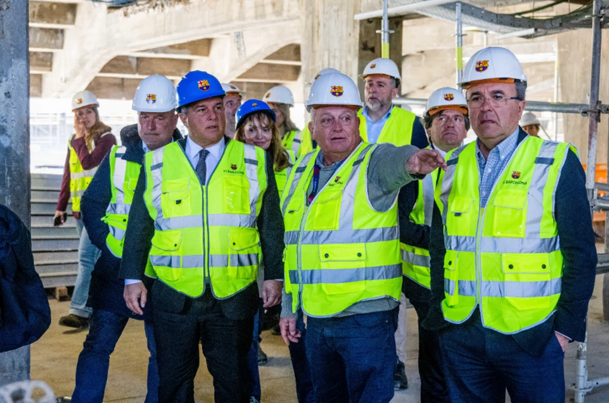 Joan Laporta, presidente del FC Barcelona, de visita en las obras del Espai Barça