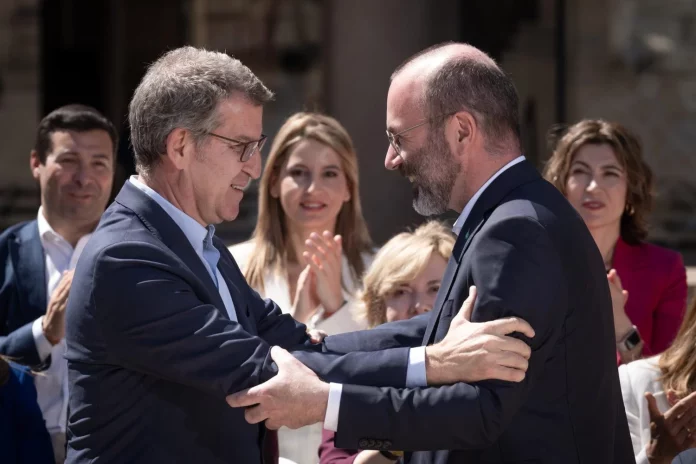 Manfred Weber (PPE) respalda a Feijóo y tilda a Pedro Sánchez de ‘showman”