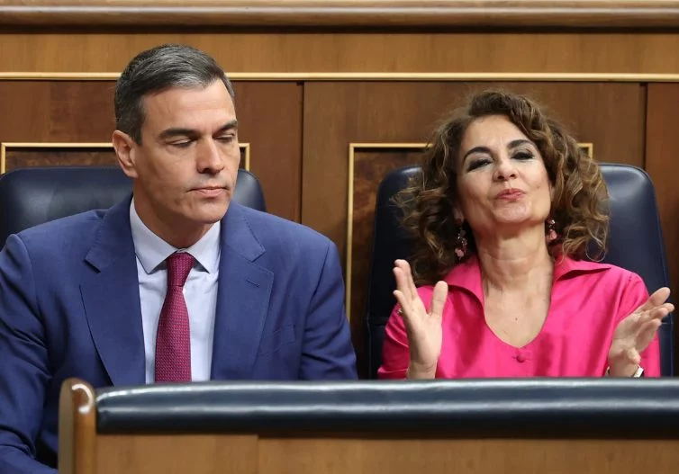 Montero y Sánchez avalan ahora el pacto singular en Cataluña