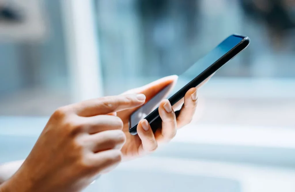 Como configurar el móvil para que llame a emergencia de manera automática en caso de un accidente 1 Moncloa Llamada de emergencia en Android móvil
