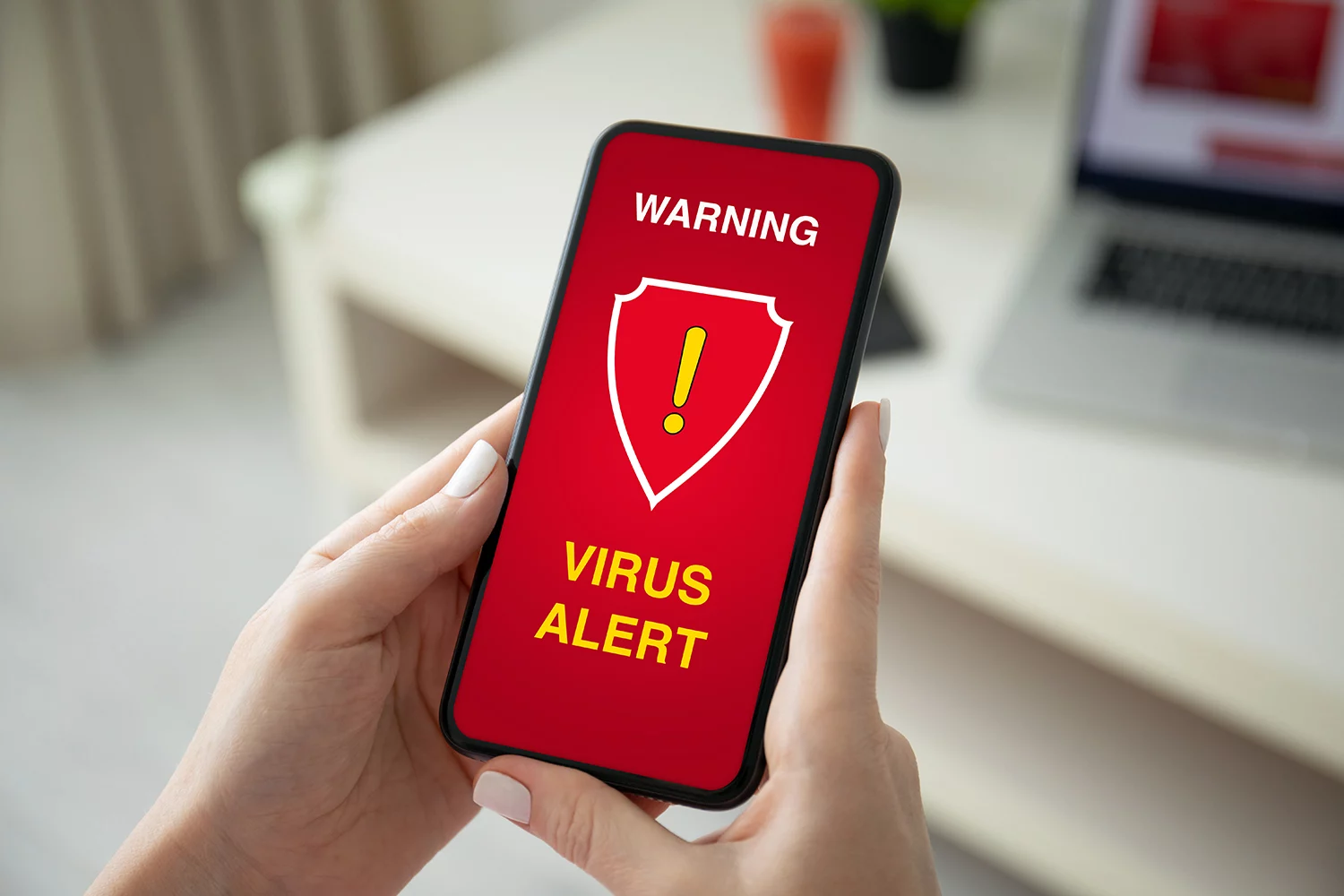 Cómo proteger tu móvil de virus cuando navegas por internet y Google