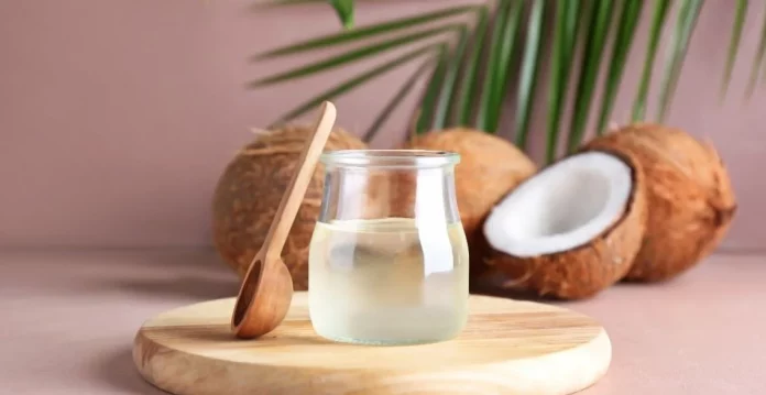 El peligro al que te expones al ingerir aceite de coco