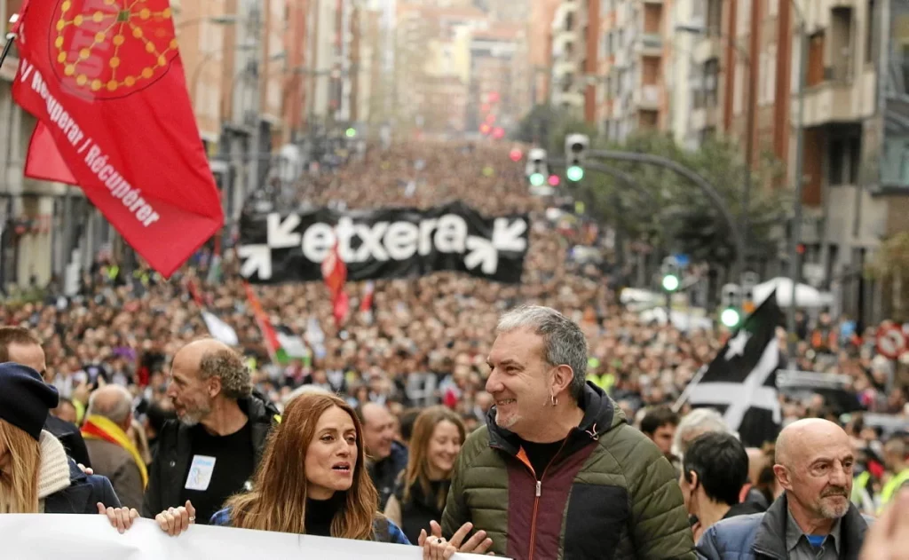 El día que Alba Flores defendió a Itziar Ituño y empeoró la polémica 1 Moncloa Por qué Alba Flores apoyó a Itziar Ituño