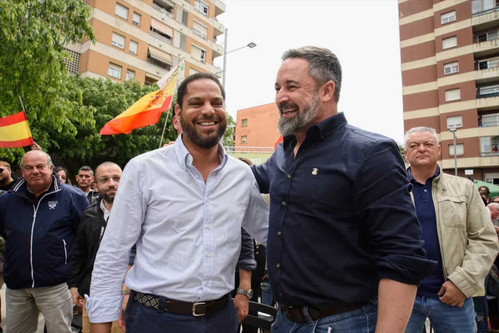 Ignacio Garriga, el candidato de Vox, propone, al igual que el PP, reducir impuestos y burocracia para los catalanes.