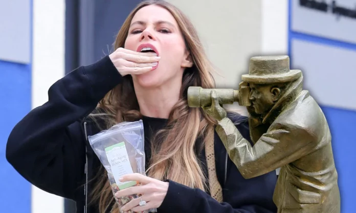 Sofía Vergara revela por qué come con la boca bien abierta quedando expuesta a los paparazis que no la perdonan