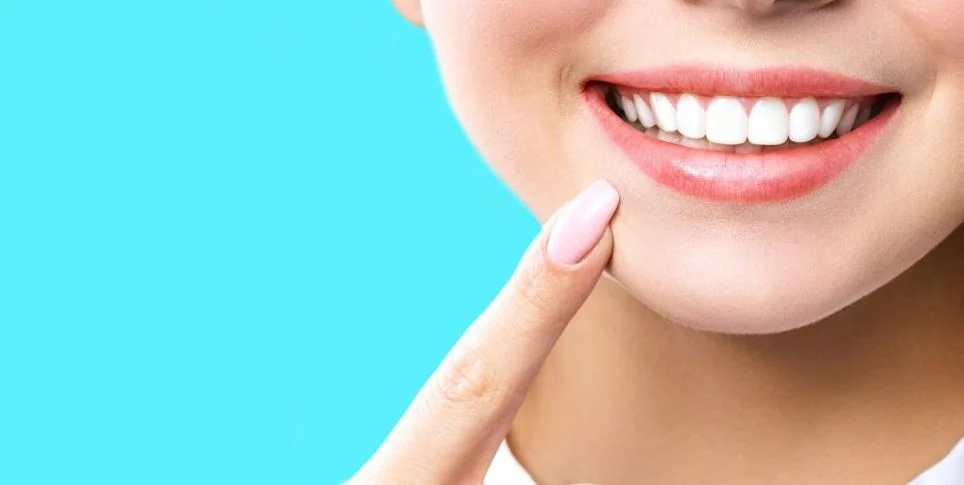 3 tips para blanquear los dientes de forma segura y desde casa