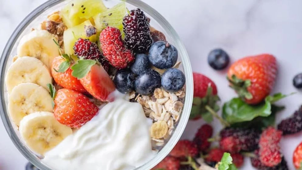 3 desayunos veganos que puedes preparar en 5 minutos y que te salvarán el día 1 Moncloa Los beneficios de tener desayunos veganos y saludables
