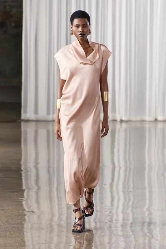 7 vestidos cómodos y fresquitos de Zara ideales para las noches calurosas del verano 6 Moncloa 01058002666 p Moncloa