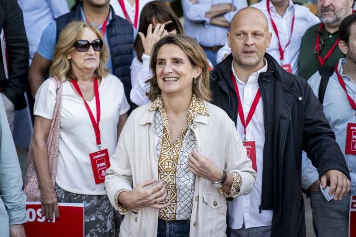 Ribera a su llegada a Ferraz para seguir el escrutinio: 