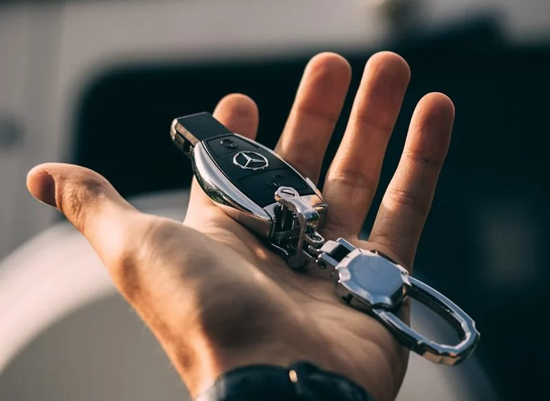 ROBOS DE VEHÍCULOS CON EL MANDO DEL COCHE