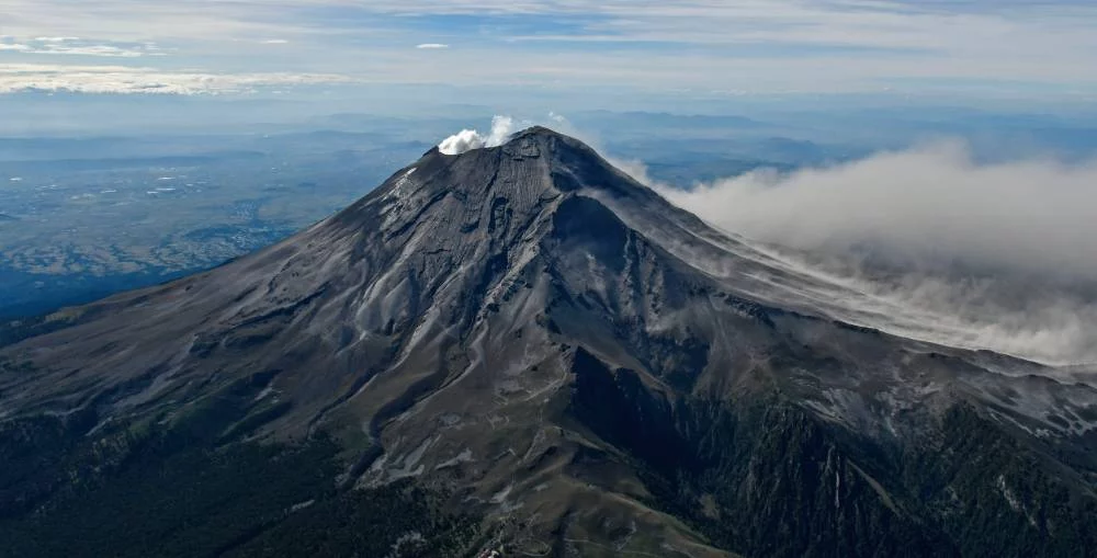 Descubre el volcán más famoso que también es un portal extraterrestre