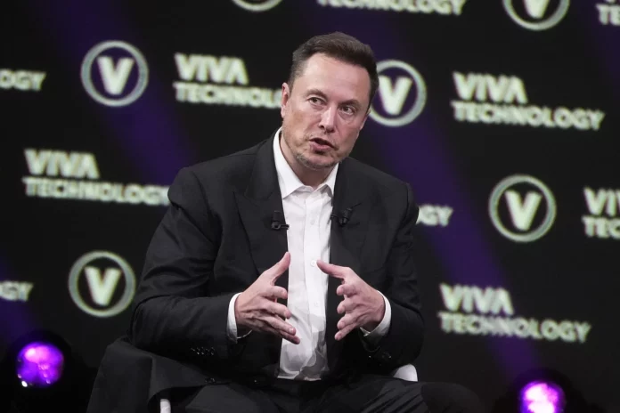 Elon Musk predice el fin de estas 3 carreras universitarias