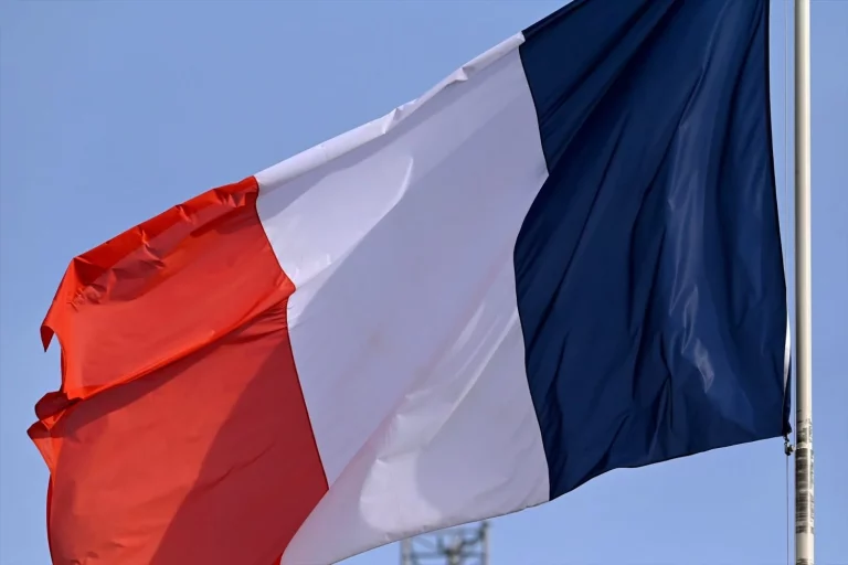 Renace en Francia este partido político para detener el avance de la derecha radical