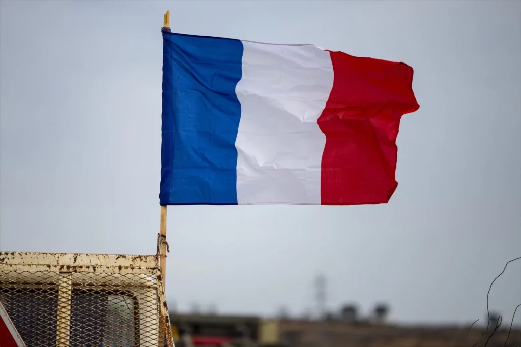 EuropaPress 5731412 bandera francia tractor agricultores franceses corte a 9 francesa 1 Moncloa
