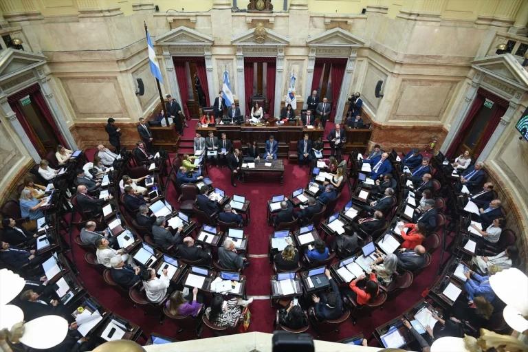 El Senado de Argentina aprueba por un voto los beneficios fiscales a los grandes inversores