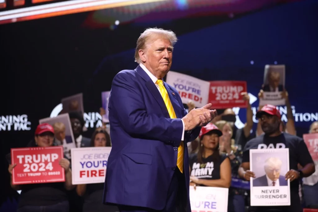 ¿Puede ser elegido Trump presidente de EE.UU. tras ser declarado culpable de 34 delitos? 1 Moncloa Donald Trump en campaña.