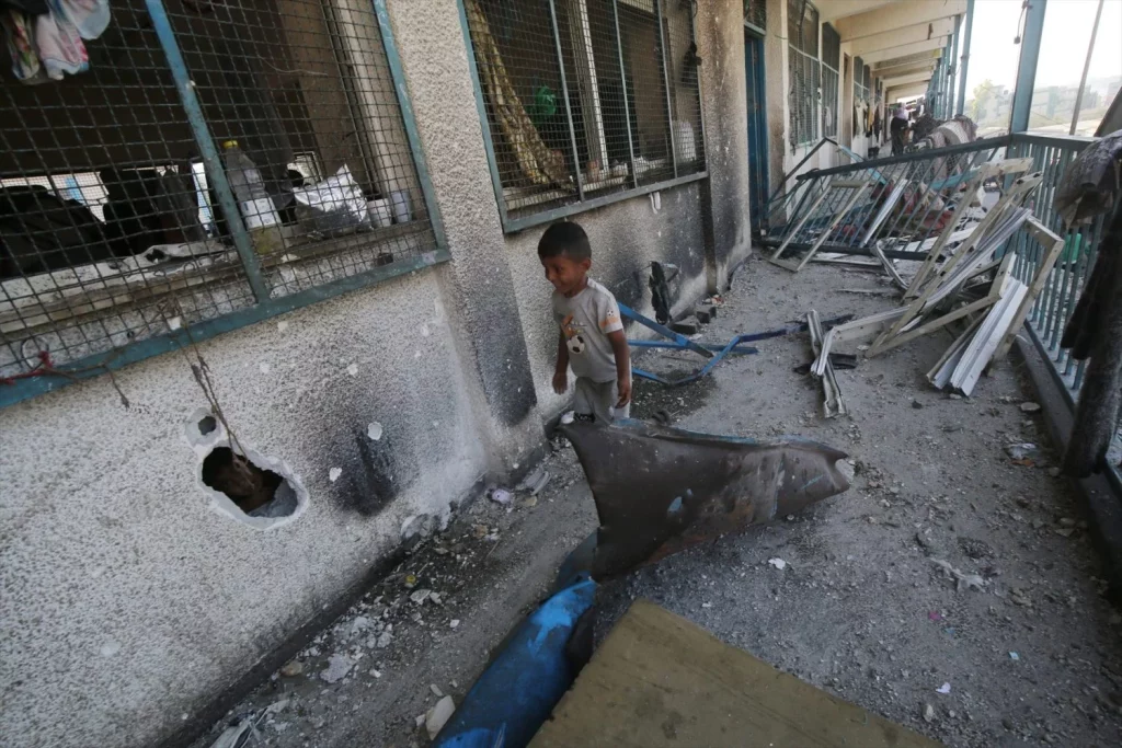 La decisión de la ONU que afectó a Israel y Hamás por la guerra 3 Moncloa EuropaPress 6015994 june 2024 nusairat gaza strip palestinian territory palestinians inspect Moncloa