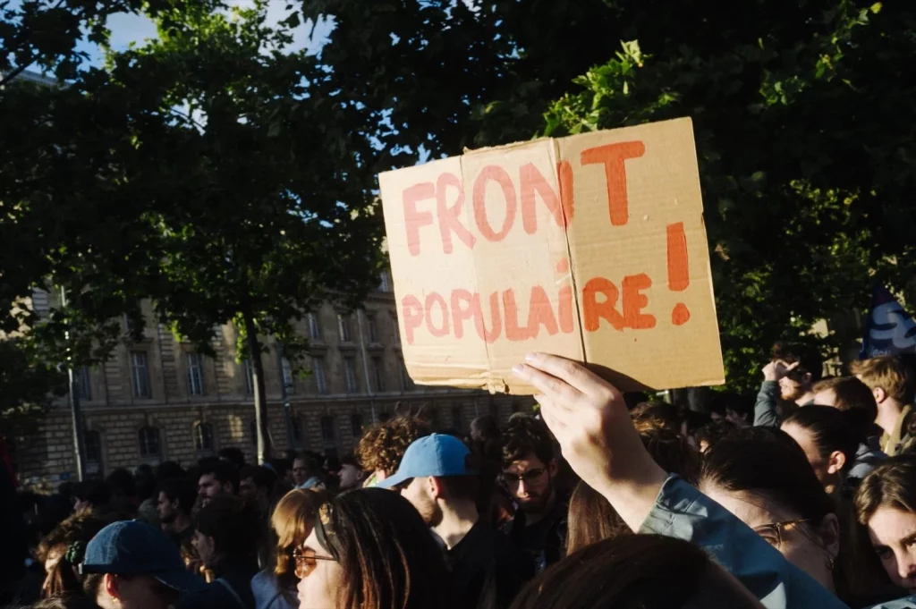 Renace en Francia este partido político para detener el avance de la derecha radical 1 Moncloa Frente Popular en Francia