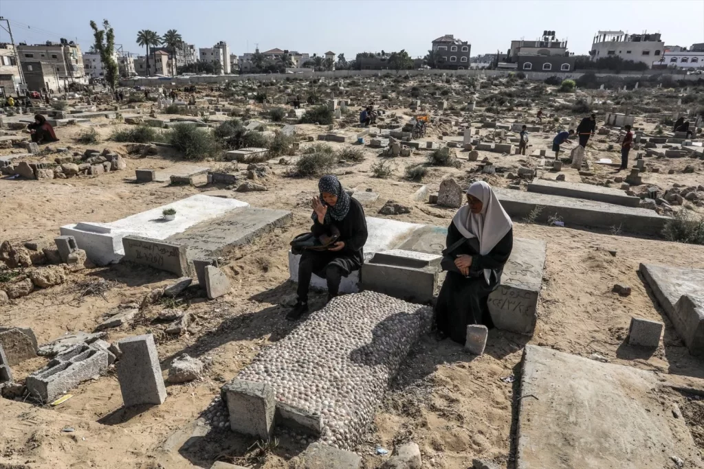 Israel conocía el ataque de Hamas del 7 de octubre casi un mes antes de producirse 1 Moncloa EuropaPress 6035468 16 june 2024 palestinian territories deir al balah palestinians visit the Moncloa