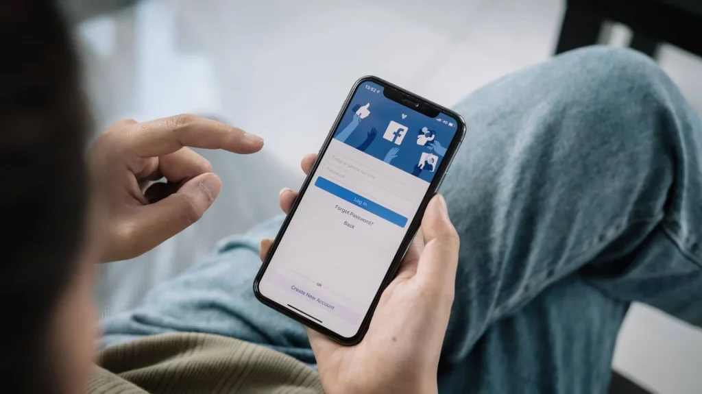 Facebook en modo privado para evitar hackeos e intrusos indeseados 2 Moncloa Limita quién puede publicar en tu perfil