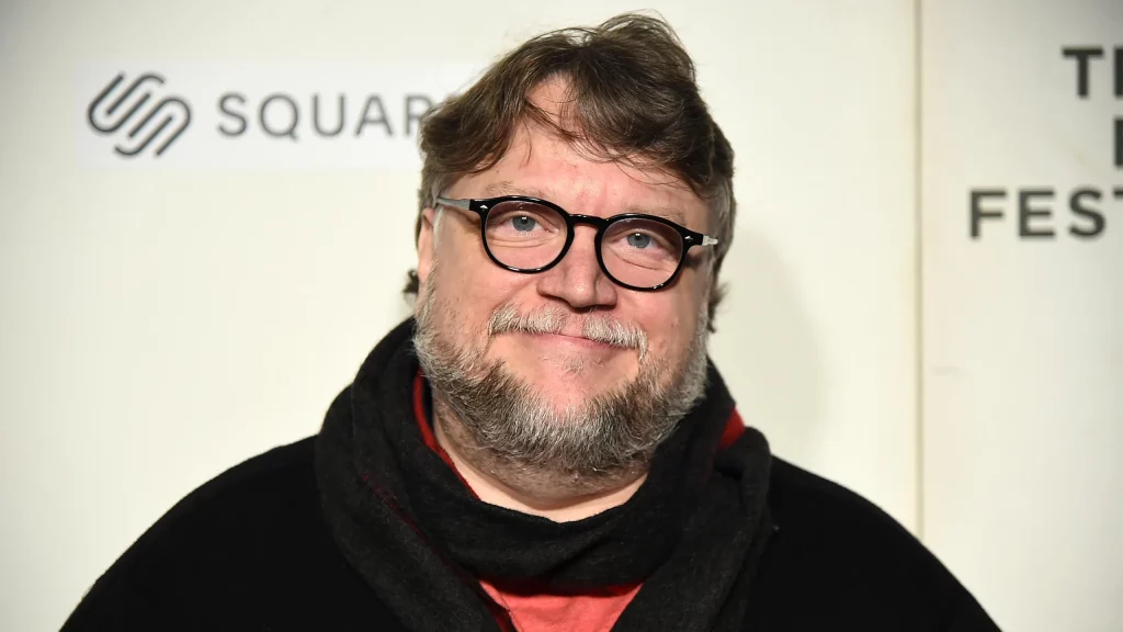 El encuentro con extraterrestres terminó en persecución para Guillermo del Toro