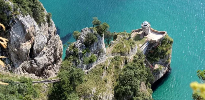 El paraíso escondido en Cantabria al que solo llegas bajando 760 escalones