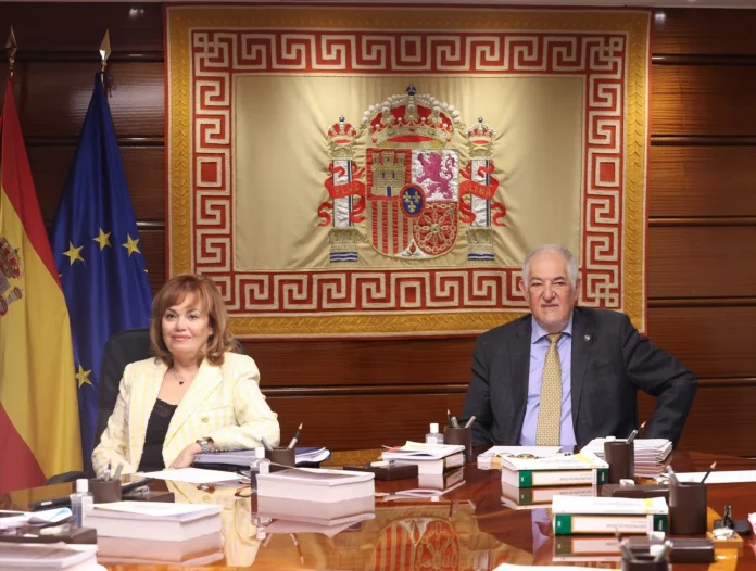 Inmaculada Montalbán junto a Cándido Conde-Pumpido.