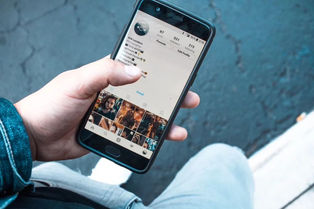 3 trucos claves en Instagram para añadir música a las historias si tu perfil no te lo permite 2 Moncloa Actualiza la aplicación de Instagram y cambia a un perfil de creador de contenido