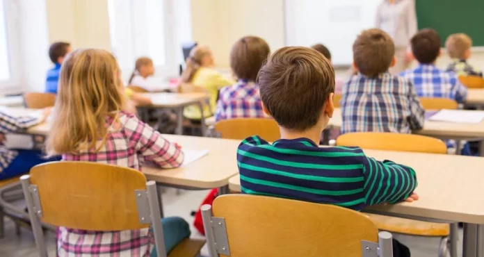 Una clase entera de 40 alumnos desapareció y el tremendo misterio se reveló 40 años después