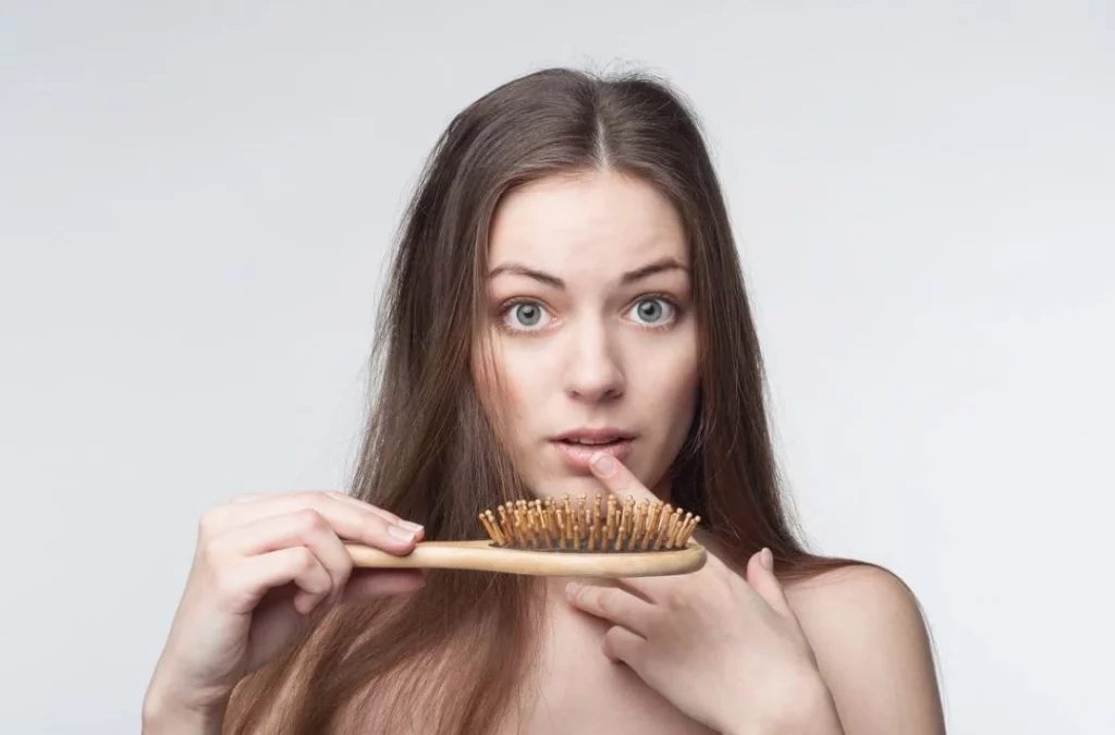 Descubre 3 formas de combatir la alopecia por estrés y revitalizar tu cabello y tu vida 1 Moncloa Reducir el estrés es crucial para combatir la alopecia
