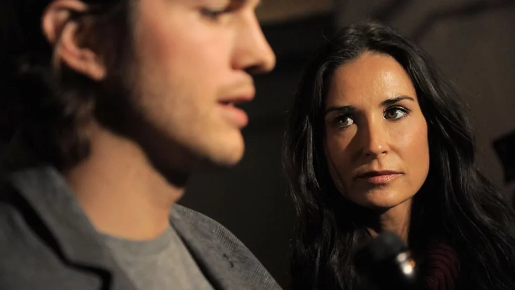 El lado más oscuro de Ashton Kutcher más allá de su cancelación masiva actual 1 Moncloa Lo que contó Demi Moore y pone a Ashton Kutcher en el centro de la polémica