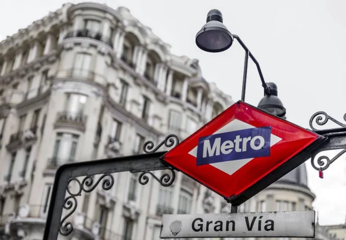 El curioso motivo por el que no hay relojes en el Metro de Madrid