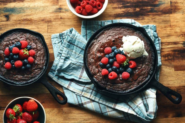 La receta perfecta: brownie de chocolate sin harina ni azúcar añadido en sartén