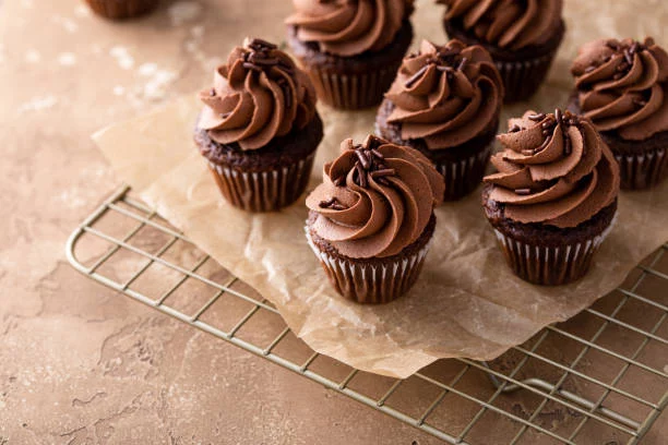 Cómo hacer un buttercream de chocolate suave y delicioso
