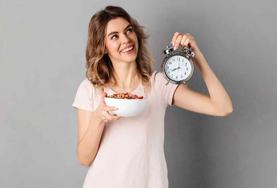 4 claves para hacer ayuno intermitente de la forma correcta y eliminar la barriga pronunciada