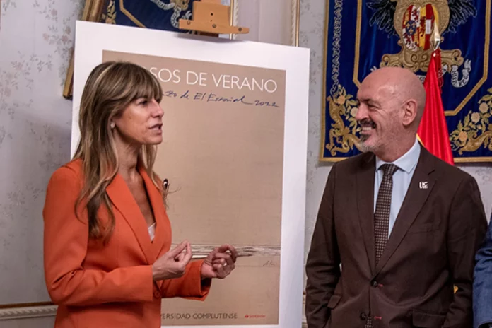 Begoña Gómez y el rector de la Complutense en unos cursos de verano en El Escorial
