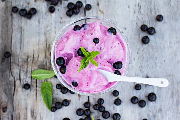 Receta de helado de arándanos con solo 2 ingredientes