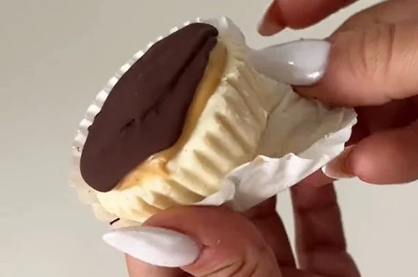 Cómo preparar un helado proteico estilo Reese’s con solo 4 ingredientes
