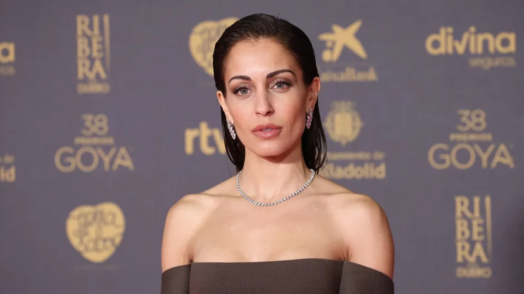 Hiba Abouk cuenta su surreal encuentro con Brad Pitt en 'El Hormiguero' y un final inesperado 1 Moncloa El inesperado encuentro con Brad Pitt y cómo fue la reacción de Hiba Abouk