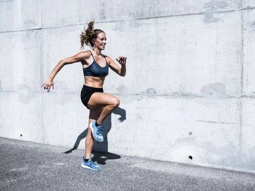 3 HIITS de alta intensidad y fuerza para un entrenamiento completo 1 Moncloa Las flexiones también son ideales para las rutinas HIITS