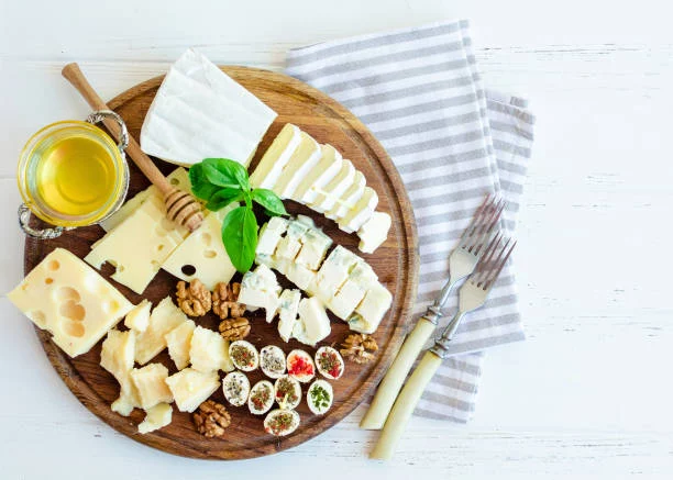 4 alimentos que te ayudan a bajar grasa 1 Moncloa Los quesos magros ayudan a bajar grasa