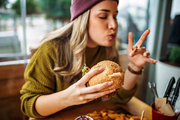 Comer pan en todas las comidas de un mismo día: la respuesta viral de una nutricionista 1 Moncloa ¿Se puede comer pan todos los días?