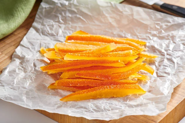 Receta rápida de cascaritas de naranja glaseadas en 5 minutos 1 Moncloa Preparación del almíbar para las cascaritas de naranja