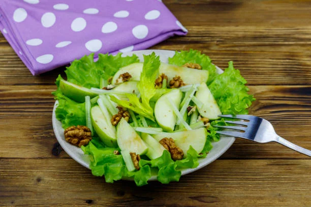 La fruta imprescindible en tu desayuno para lograr un abdomen plano 2 Moncloa Cómo incorporar manzana verde en el desayuno