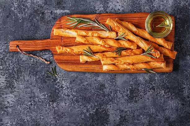 Prepara en 15 minutos palitos de queso y orégano para un aperitivo delicioso