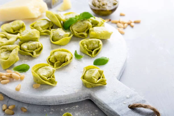 Capelettis de acelga: una propuesta gourmet para vegetarianos exigentes 2 Moncloa Cocción y servir con una salsa