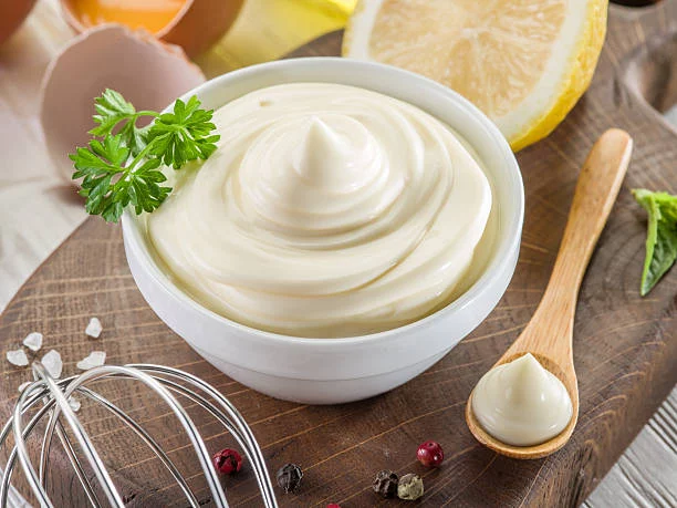 La receta de mayonesa de huevo cocido que está revolucionando TikTok